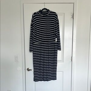 Old Navy Blue and White Long Sleeve Dress